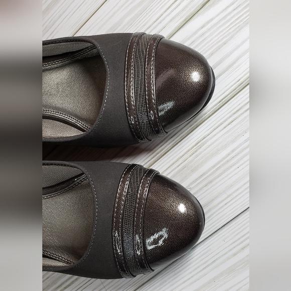 Life Stride soft system women's wedge heeled shoes size 9. - Picture 6 of 12